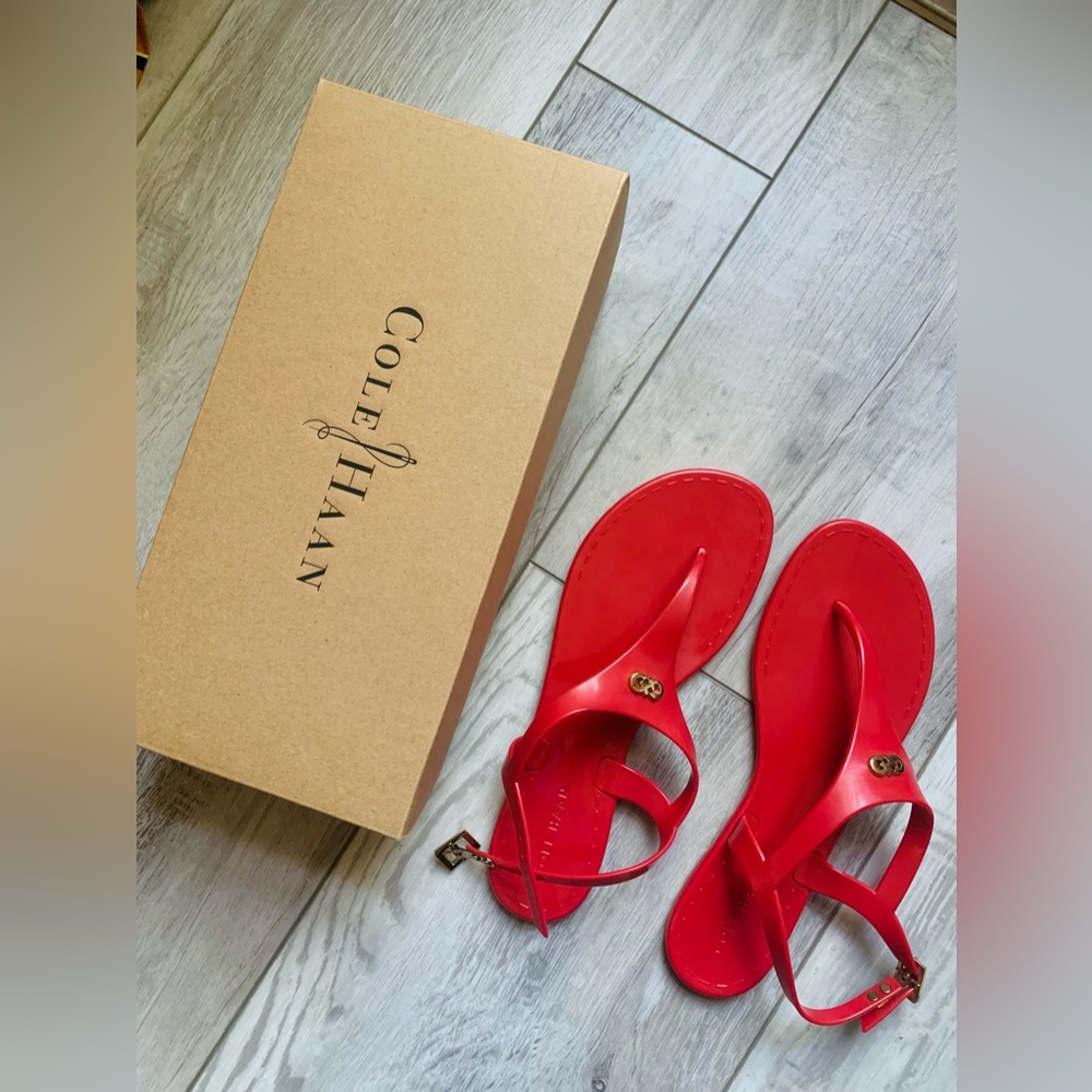 NEW COLE HAAN “MILEY” TANGO RED JELLY SANDALS SIZE 7 BEAUTIFUL